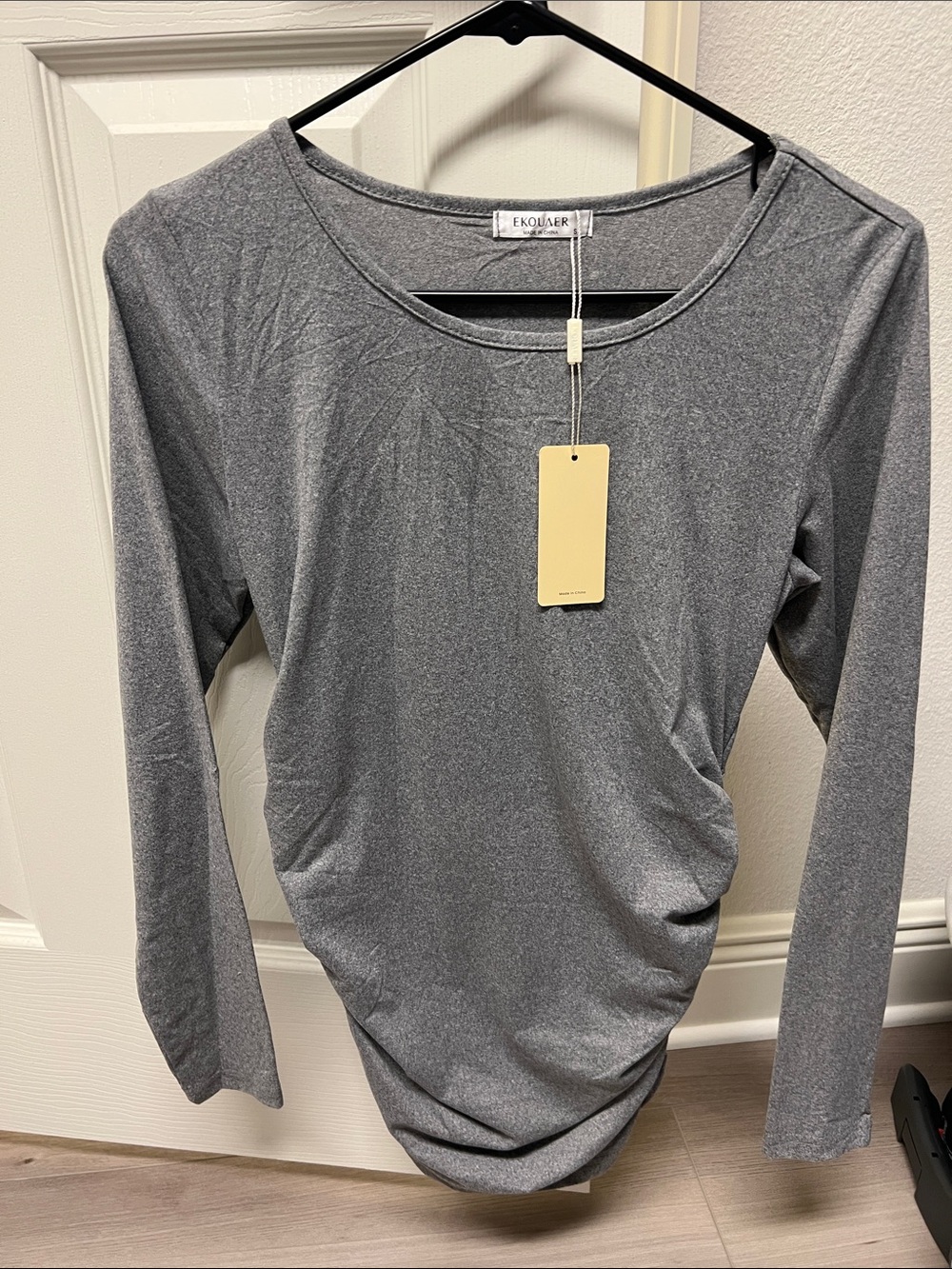 Women’s Gray Long-Sleeve Ruched Top